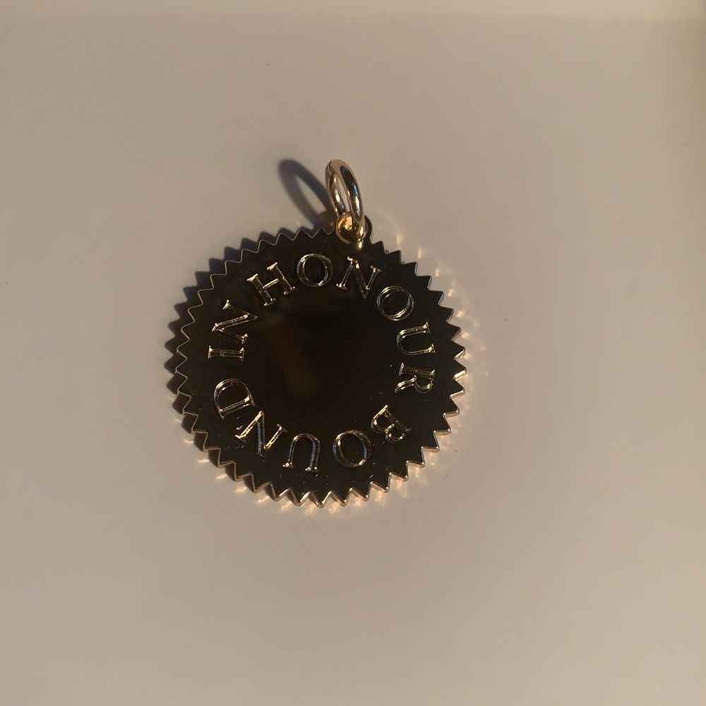 India Hicks Pendant - Honour Bound - New